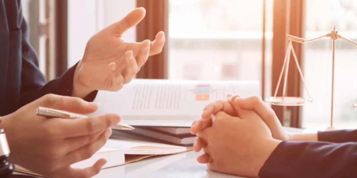How Immigration Lawyers in Mississauga Prepare Clients for Hearings and Appeals