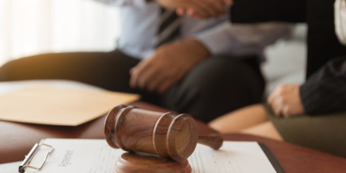 How Immigration Lawyers Help Reunite Families in Canada