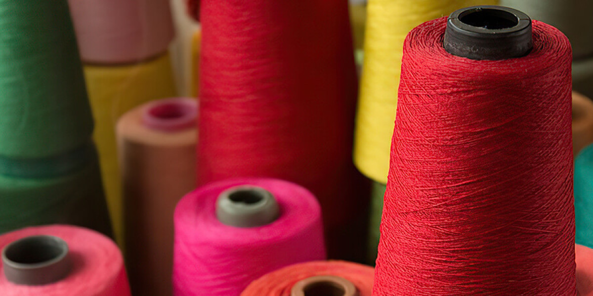 Why Global Brands Are Shifting to Recycled Weaving Yarn in 2025