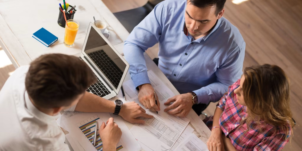 How Expats Can Simplify Tax Filing with the Right Support