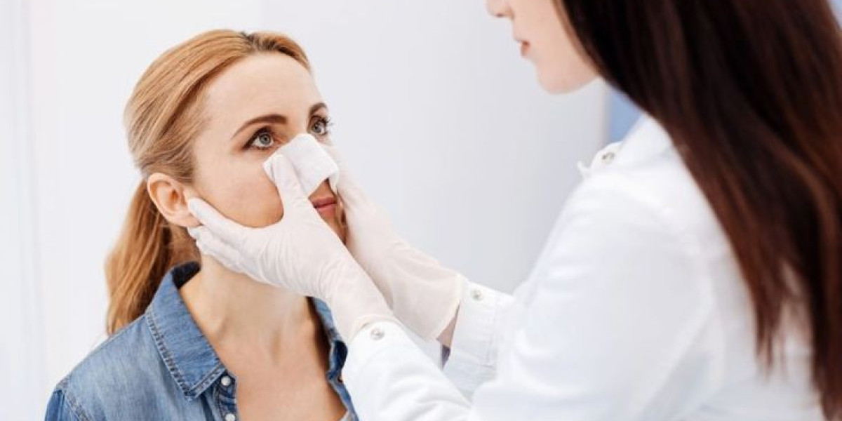 Swelling Patterns During Rhinoplasty Recovery in Riyadh