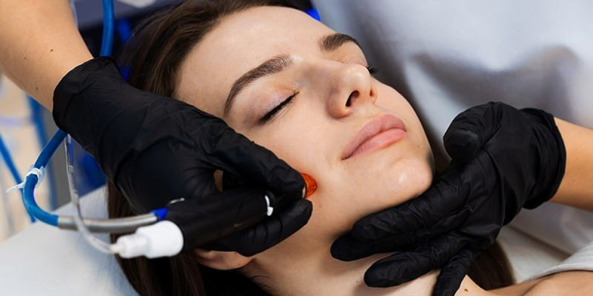 How Hydrafacial prevents clogged pores in Dubai?