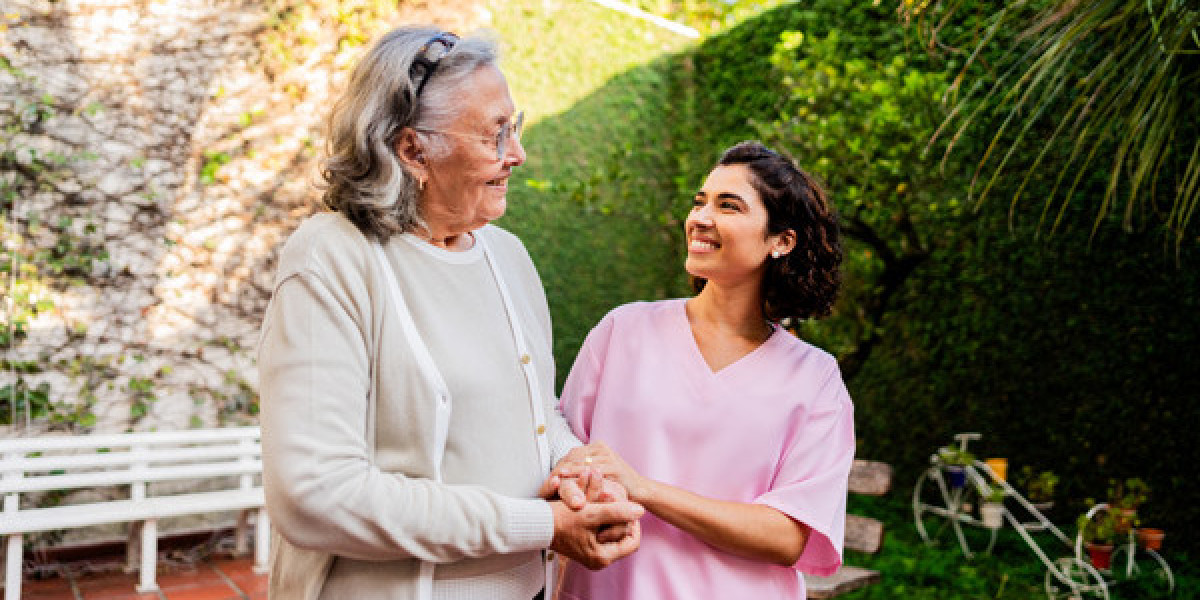 How Home Care Phoenix Enhances Independence and Dignity