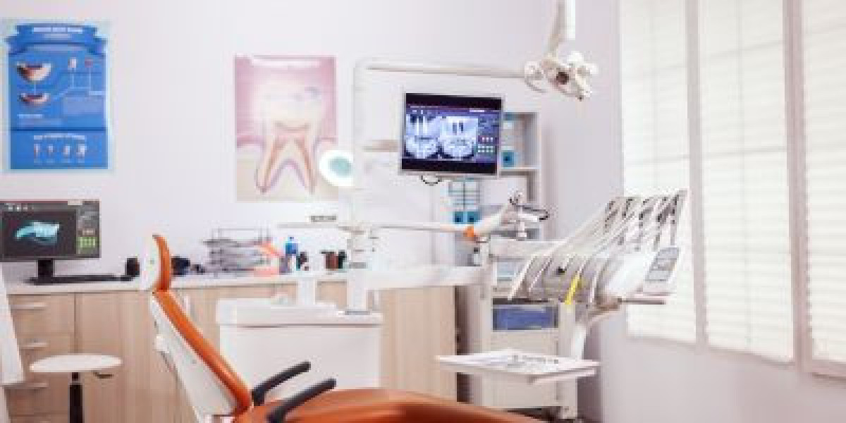 Clear Retainers vs Fixed Retainers: Which Is Right for You?