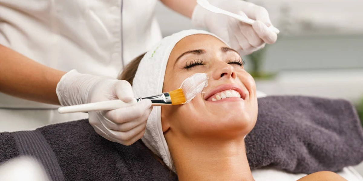 Deep Cleansing Facial to Purify, Hydrate, and Refresh Skin