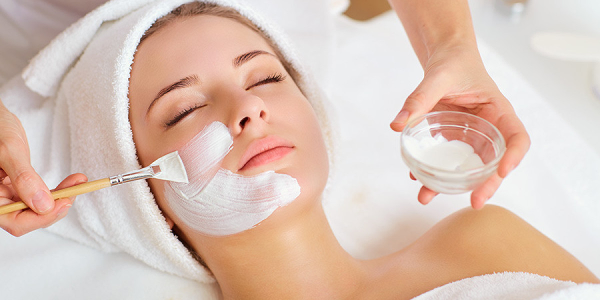 Deep Cleansing Facial to Remove Impurities and Boost Radiance